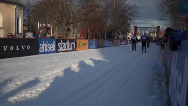 Cross Country Skier Chegando Tarde Linha Chegada Vasaloppet Long Distance — Vídeo de Stock