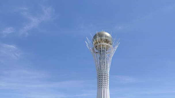 位于哈萨克斯坦阿斯塔纳市中心的Baiterek塔顶部 是独立后著名的地标性旅游胜地 — 图库视频影像
