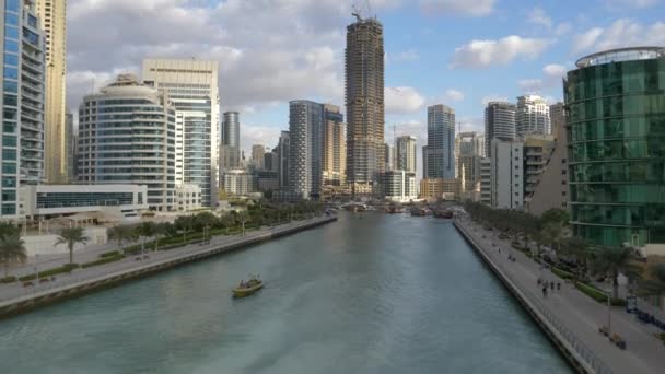 Мирний День Мальовничий Краєвид Дубайську Затоку Марина Готелями Офісами Високими — стокове відео