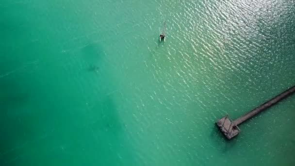 Veduta Aerea Gatto Hobie Che Naviga Nella Laguna Bacalar — Video Stock