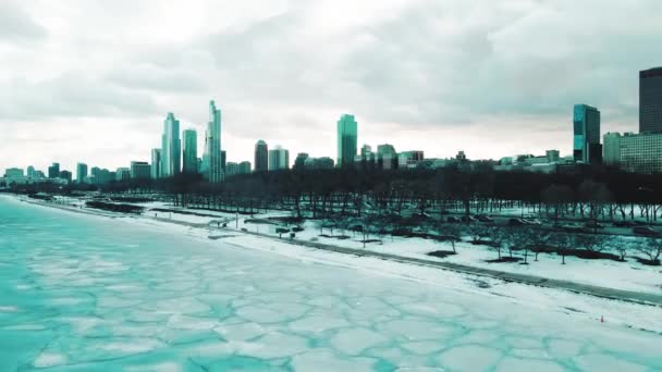 Auta Jedoucí Vedle Jezera Michigan Při Západu Slunce Zimě — Stock video
