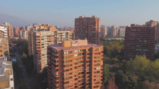 Квартиры Домов Сантьяго Чили Хорошей Добавочной Стоимостью Парки Зелеными Зонами — стоковое видео