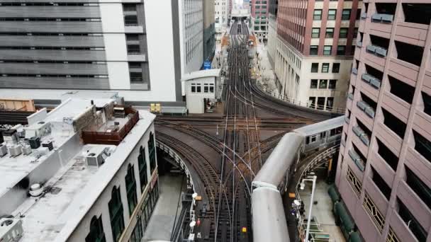 Veduta Aerea Drone Seguendo Treni Nel Centro Della Città Chicago — Video Stock