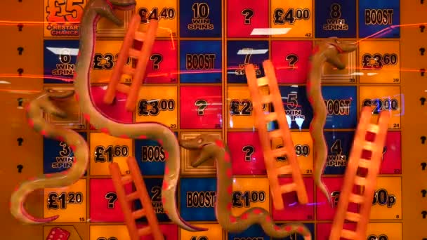 Een Slangen Ladders Machine Een Amusement Arcade — Stockvideo
