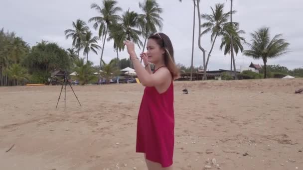 Young Asian Woman Wear Red Dress Walking Relaxing Beach Summer — ストック動画