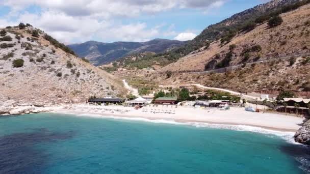 Türkisfarbenes Meer Und Schöner Llamani Strand Der Küste Albaniens Luftaufnahme — Stockvideo