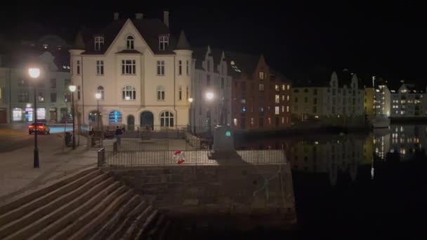 Canal Alesund Night City Center Buildings Reflecting Water Surface Jugendstyle — Stock Video