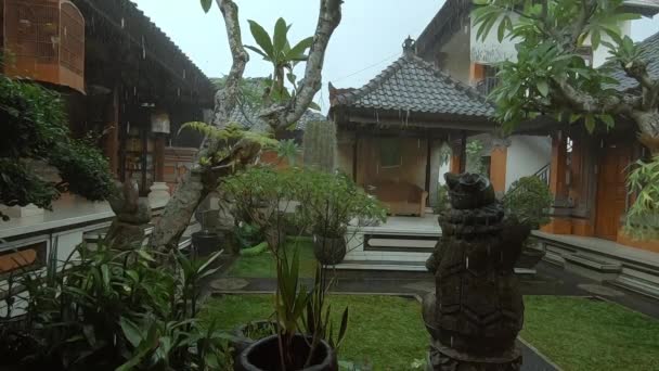 Dia Chuvoso Ubud Bali Pátio Tradicional — Vídeo de Stock