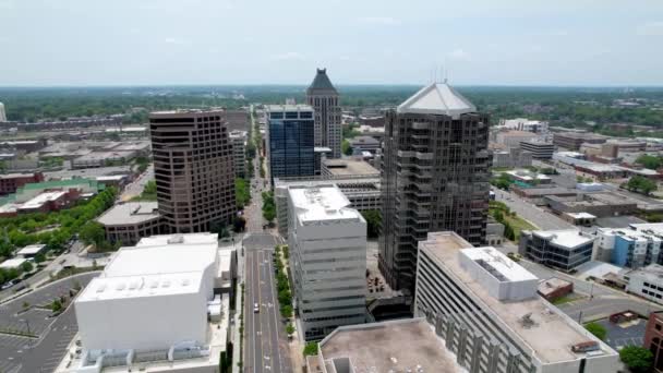 Órbita Aérea Greensboro Norte Carolina Skyline — Vídeo de Stock