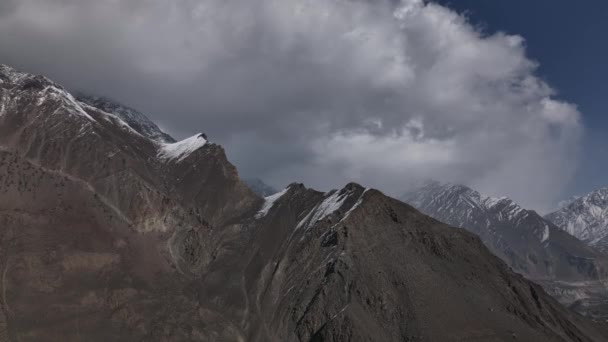 Grande Fronte Nuvoloso Sulla Catena Montuosa Hunza Pakistan Aerial Dolly — Video Stock