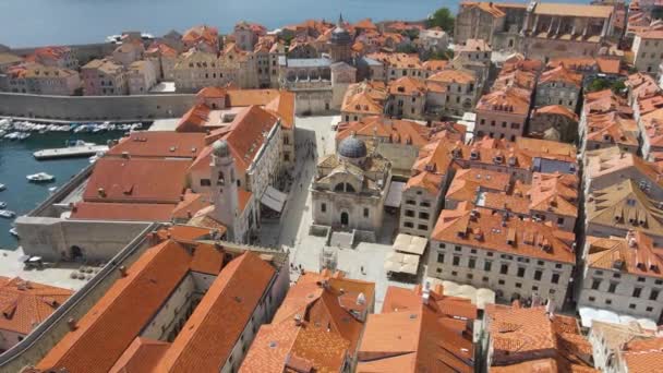 Inclinazione Aerea Verso Basso Della Città Vecchia Dubrovnik Croazia Con — Video Stock