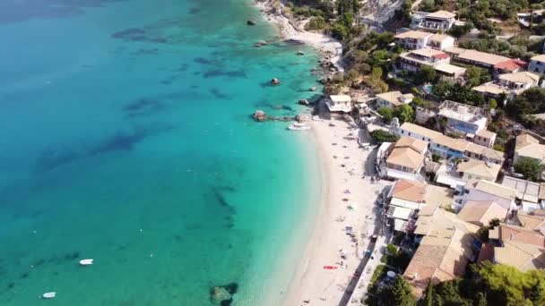 希腊莱夫卡达岛的Agios Nikitas海滩 空中重建 — 图库视频影像