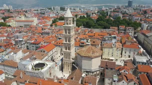 Vzdušný Snímek Centra Splitu Zobrazující Diokleciánův Palác Zvonici Katedrály Domnia — Stock video