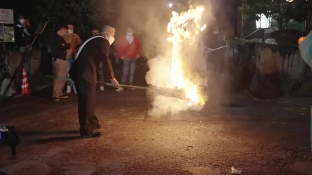 八幡祭夜になると火が灯る — ストック動画