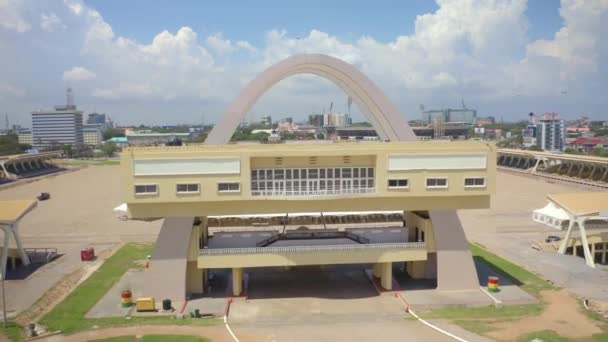 Gana Bağımsızlık Kemerli Hava Görüntüsü — Stok video