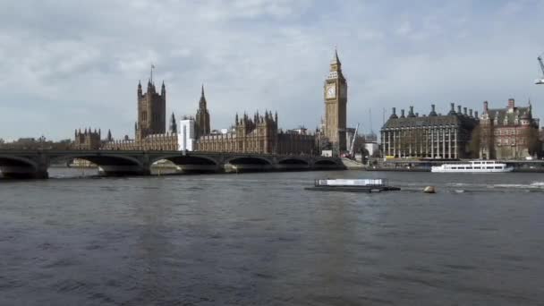 Big Ben Appena Ristrutturato Visto Dal Tamigi Dall Altra Parte — Video Stock