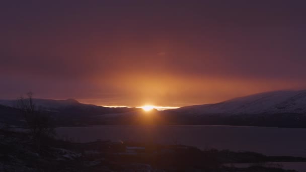 Прекрасний Схід Сонця Півночі Встановлення Сонця Піднімається Над Горизонтом Промені — стокове відео