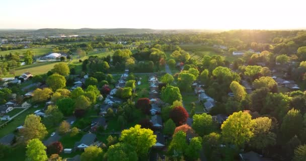 High Aerial Descending Shot Sprawling Neighborhood Small Town America Beautiful — Vídeo de stock