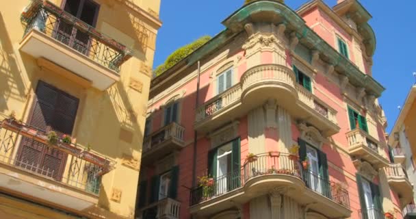 Colpo Basso Edifici Residenziali Nel Quartiere Vomero Napoli Italia Durante — Video Stock