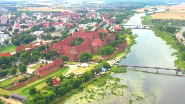 Zamkowe Fortyfikacje Zakonu Krzyżackiego Malborku Wschodu Zamek Malborku Jest Największym — Wideo stockowe