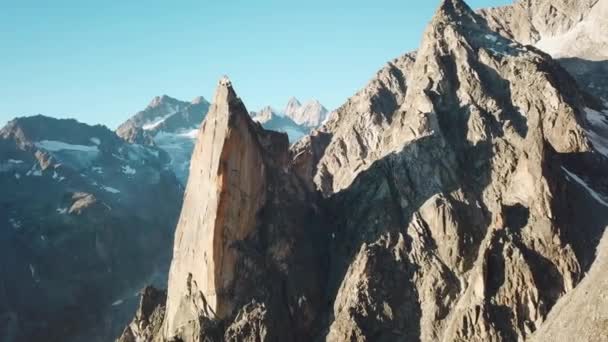 Zicht Scherpe Bergen Bij Zonsopgang Bij Hut Van Orny Zwitserland — Stockvideo