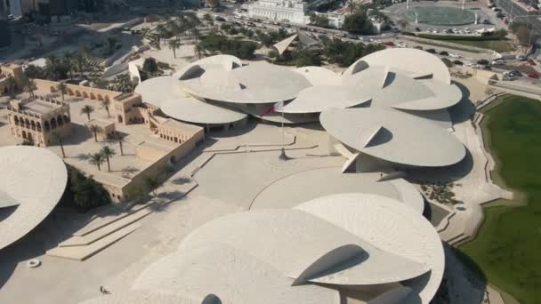 Rotating Drone Shot National Museum Qatar Next Souq Waqif — Stock Video