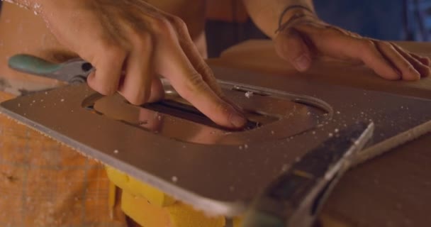 Surfboard Making Řemeslník Práci Zblízka Záběr — Stock video