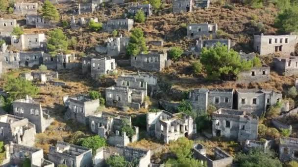 Drone Aérien Montrant Les Bâtiments Abandonnés Les Maisons Laissées Ruines — Video