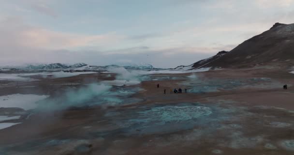 Tourists Sightseeing Iceland Namafjall Geothermal Hot Springs Aerial — Stock Video