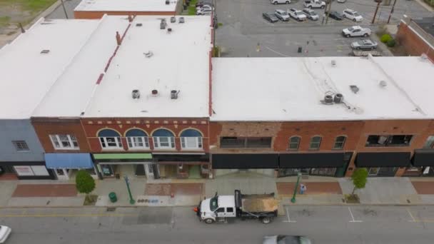 Slow Push Storefronts Main Street Thomasville North Carolina Gray Cloudy — Video