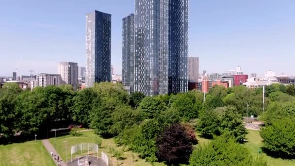 Tiro Revelador Praça Deansgate Começando Parque Skate Hulme Centro Cidade — Vídeo de Stock