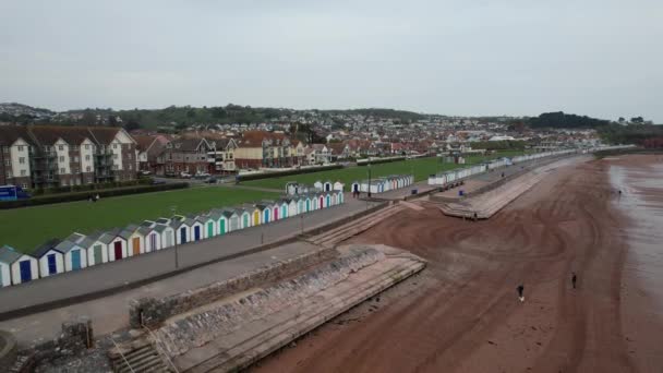 Preston Sands Rows Beach Huts Paignton Devon Drone View — стоковое видео