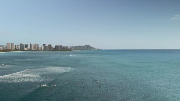 Luftaufnahme Von Surfern Strand Von Waikiki Mit Blick Auf Den — Stockvideo