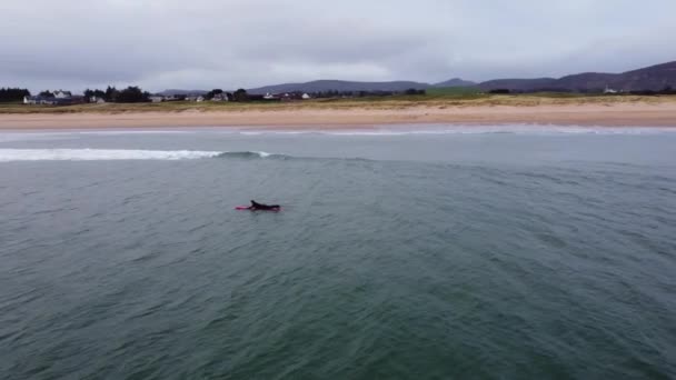 Oceano Scozzese Che Lambisce Entrambi Lati Banco Sabbia Ariel Drone — Video Stock