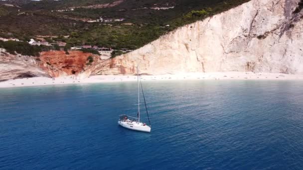 Luxury Yacht Porto Katsiki Beach Lefkada Island Greece Aerial Circling — Stock Video