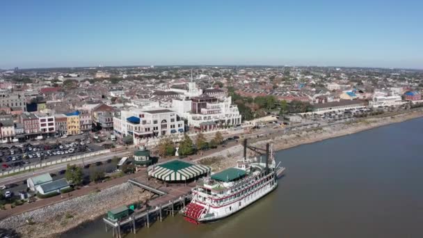 Luchtfoto Van Een Stoomboot Langs Mississippi Het Franse Kwartier — Stockvideo