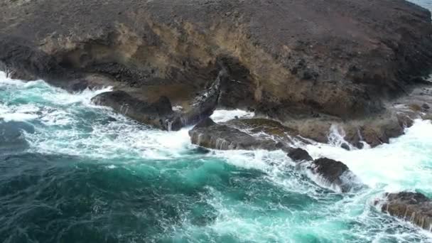 Spray Blowhole Waves Crashing Close Aerial Shot Lucia East Coast — Stock Video