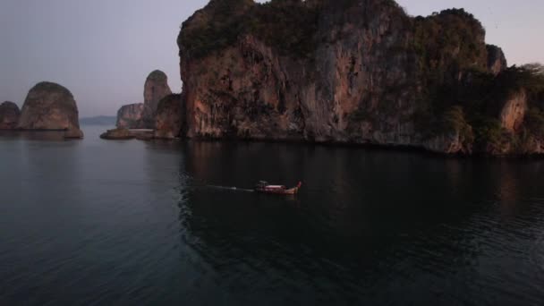 Paralel Uçan Tayland Güneş Doğarken Andaman Denizi Nde Krabi Tayland — Stok video