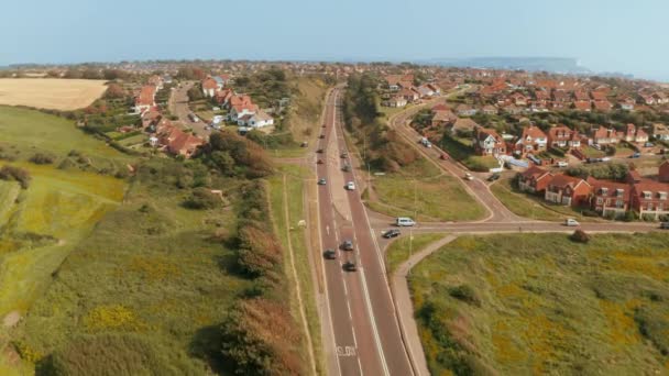 Aerial Vehículos Que Conducen Por Carretera Campo Inglaterra Reino Unido — Vídeos de Stock