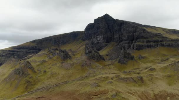 Storr Beautiful Rocky Hill Trotternish Pension Isle Skye Scotland — стоковое видео