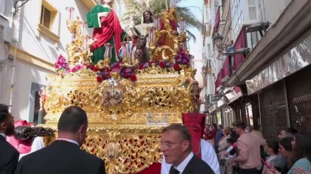 Penitenti Sono Visti Durante Una Processione Celebrare Settimana Santa Cadice — Video Stock