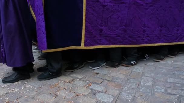 Penitenti Portano Senza Alcuna Visibilità Immagine Gesù Cristo Durante Celebrazioni — Video Stock