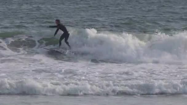 Perfect Smooth Maneuver Fun Wave Carcavelos Cascais — Stock Video