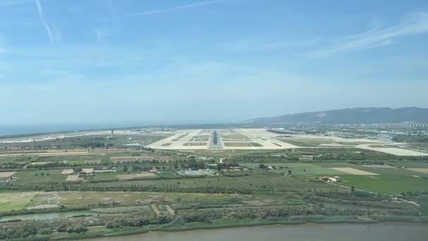 Cockpit View Approach Barcelonas Airport Spring Moorning Daylight — Vídeos de Stock