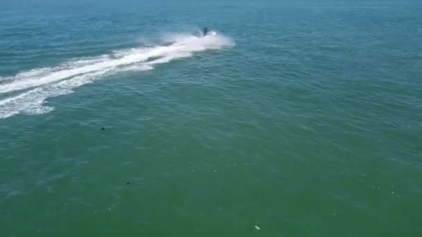 Kent Sahili Margate Hızla Izleyen Jet Ski Uçağı — Stok video