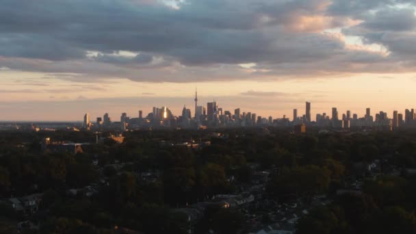 Sunset Seen Eastside Toronto City Skyline Visible Heavy Clouds — Stock Video