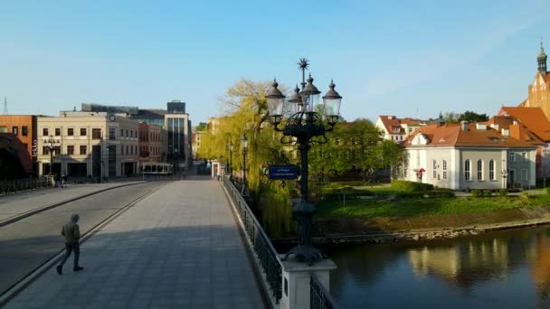Vintage Lamp Post Bridge Brda River Bydgoszcz Poland Pedestrians Walking — Wideo stockowe
