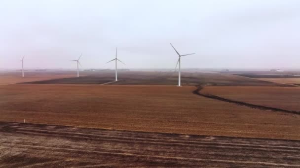 Drone Shot Una Turbina Eolica Che Crea Energia Pulita Ambiente — Video Stock