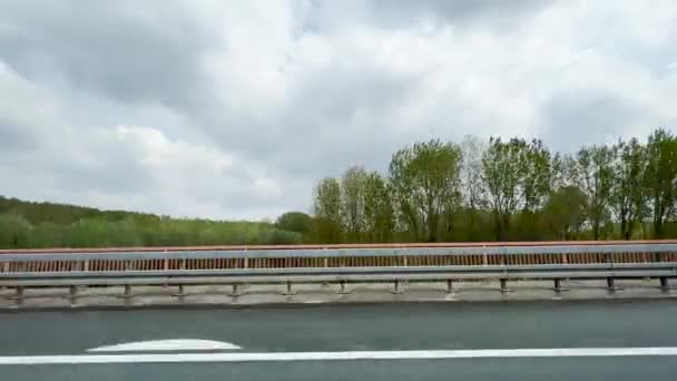 Guida Autostrada Alta Velocità Vista Laterale Dal Finestrino Del Veicolo — Video Stock