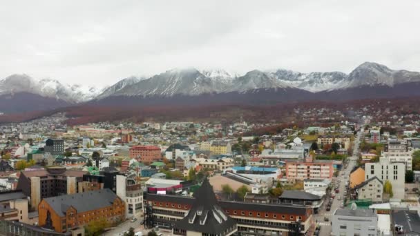 Bygningen Government House Byen Ushuaia Med Isbrefjellene Argentina Nedstigning Fra – stockvideo